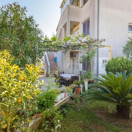 3 Bedroom Awesome Apartment In Pula Pula