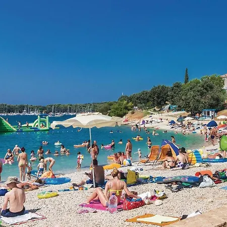 3 Bedroom Awesome Apartment In Pula
