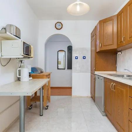 Apartment 3 Bedroom Awesome Apartment In Pula *