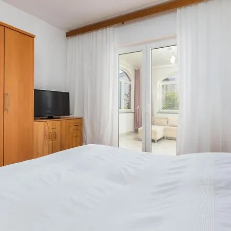 3 Bedroom Awesome Apartment In Pula