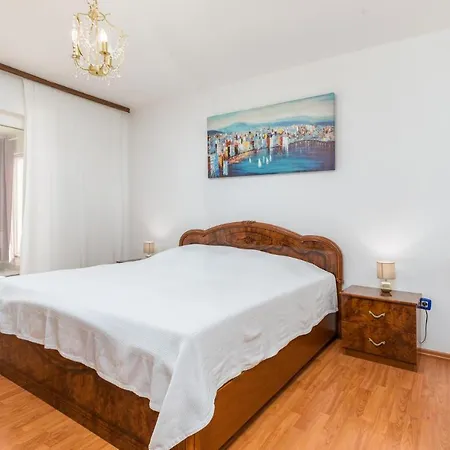 3 Bedroom Awesome Apartment In Pula * Pula